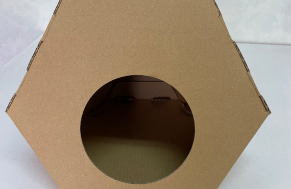 猫の置物やキャットハウスをお探しならダンボール箱工房にお任せください